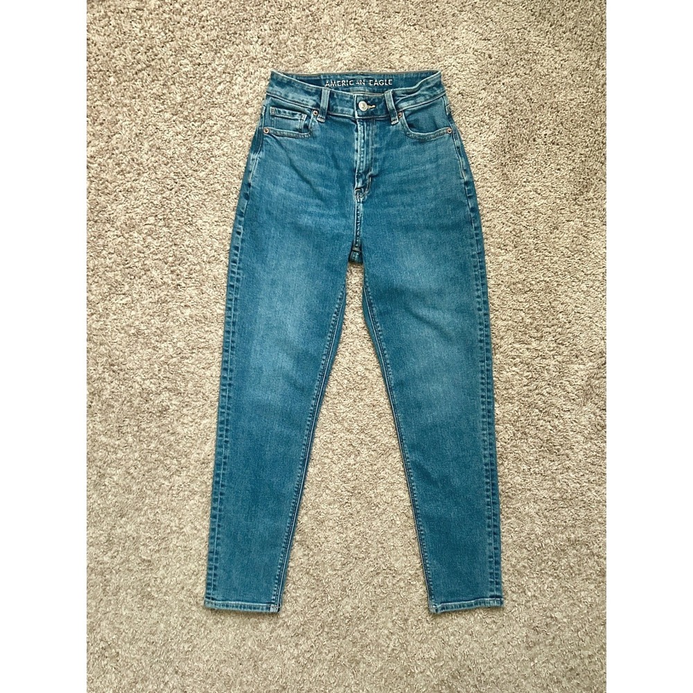 EUC I American Eagle Outfitters I High Waisted Stretch Mom Jeans I Size 0
